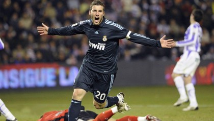 德约科维奇鏖战五盘险胜新星 第24座大满贯冠军近在咫尺